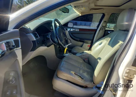 2004 Chrysler Pacifica из США, поврежденный, VIN 2C8GF68414R621247